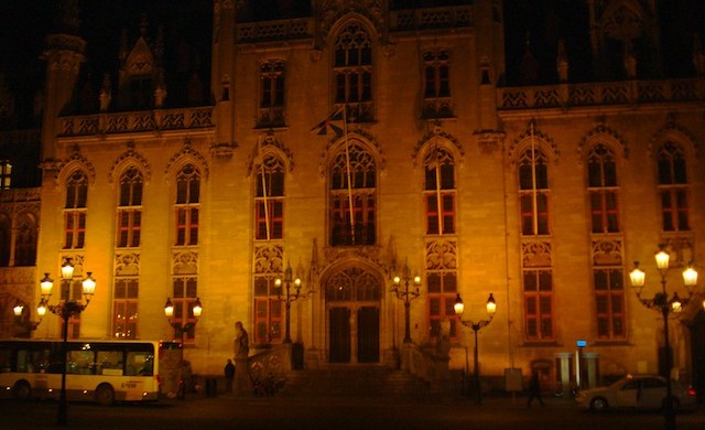 Brugge à noite