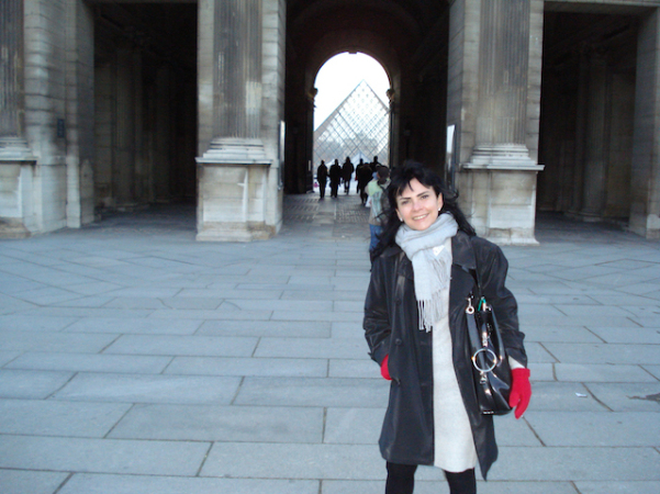 Eu no Louvre - Paris