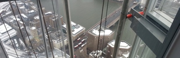 London Bridge e SouthwarK Cathedral (à direita) - The View from the Shard