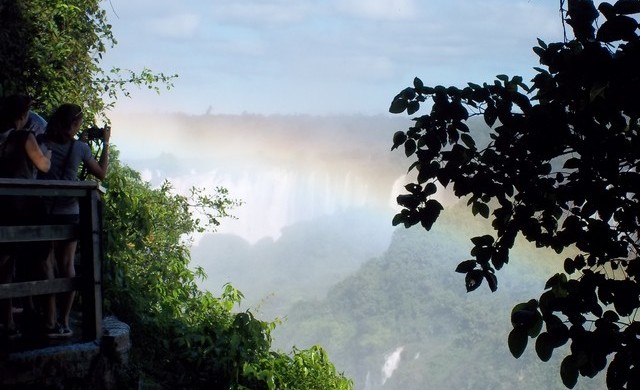 Formação de Arco-íris nas Cataratas do Iguaçú