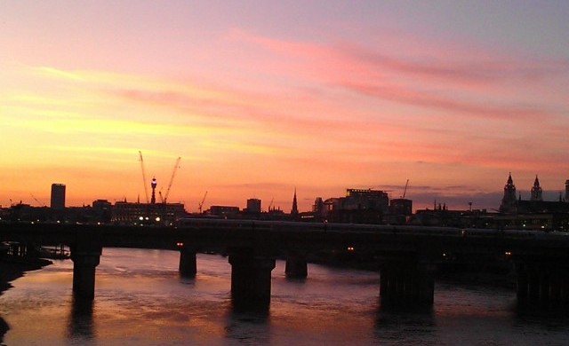 Por do sol em Londres_Millenium Bridge