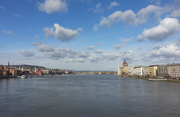 Parlamento Húngaro - vista de Chain Bridge