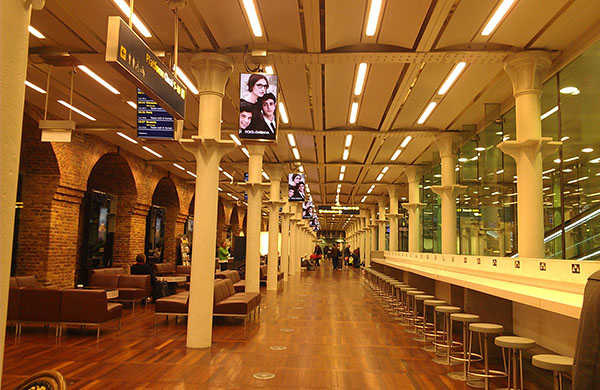 St Pancras - sala de espera para o embraque