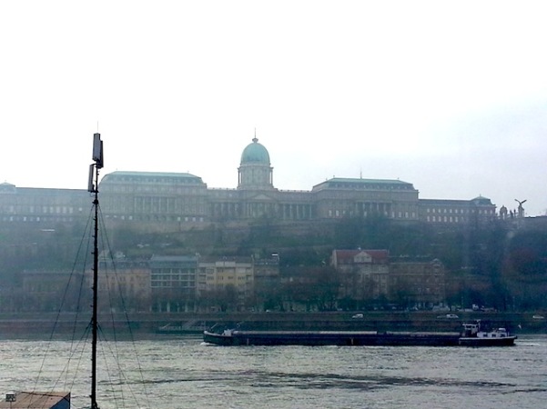 Castelo de Buda visto do Rio Danúbio