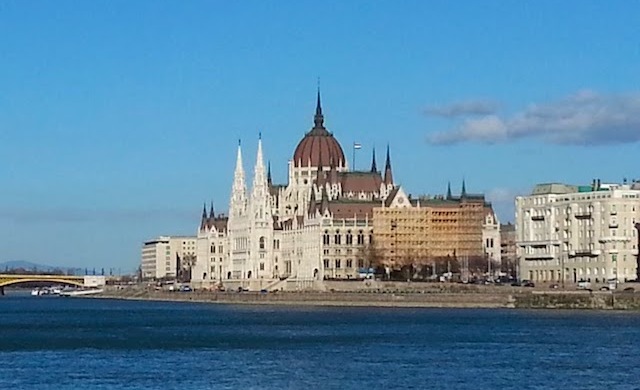 Parlamento Húngaro (visto da Ponte das Correntes)