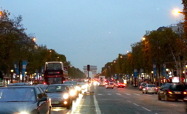 Av Champs Élysées - Arco do Triunfo - Paris