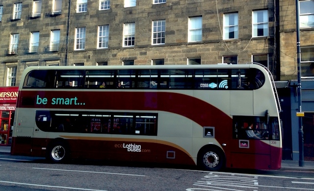 Ônibus em Edimburgo - Buses in Edinburgh