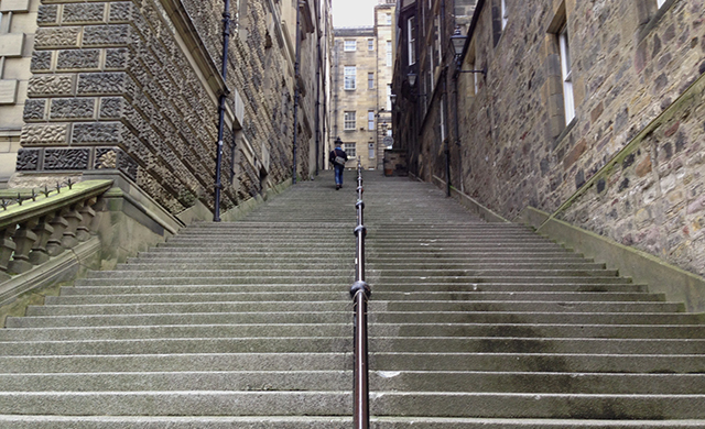 Cockburn Street -escadaria ligando à Royal Mile