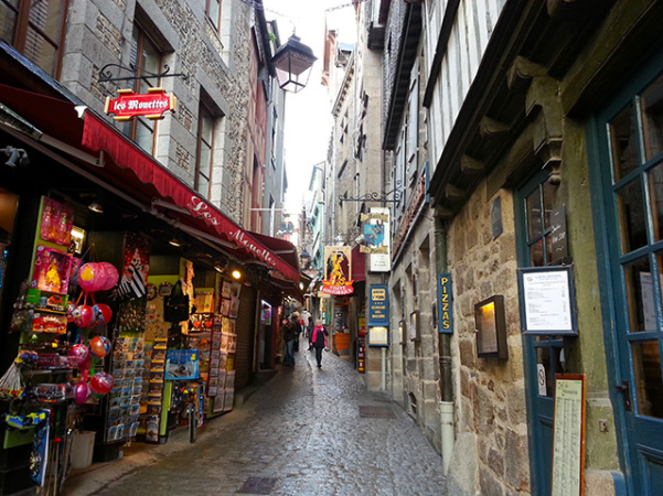 La Grande Rue - Mont St Michel