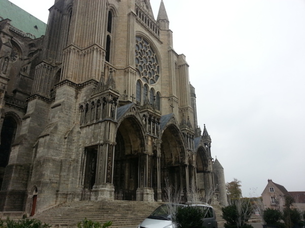 Fahada lateral de Chartres