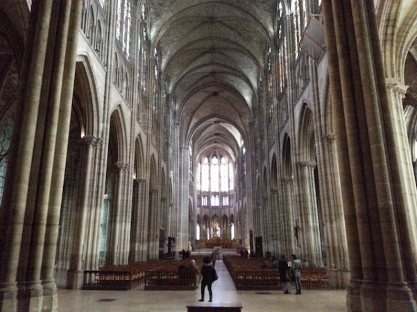 Interior da Catedral de Chartres