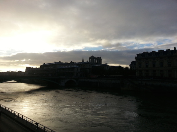 Amanhecer em Paris