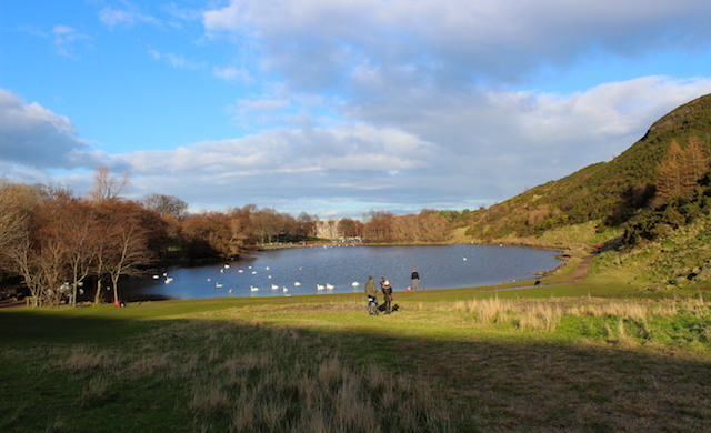 St Margaret's Loch (do alto) - Edinburgh - Escócia