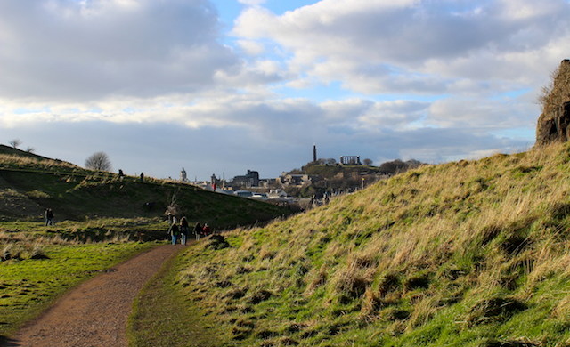 Vista para Carlton Hill - Holyrood Park - Edimburgo