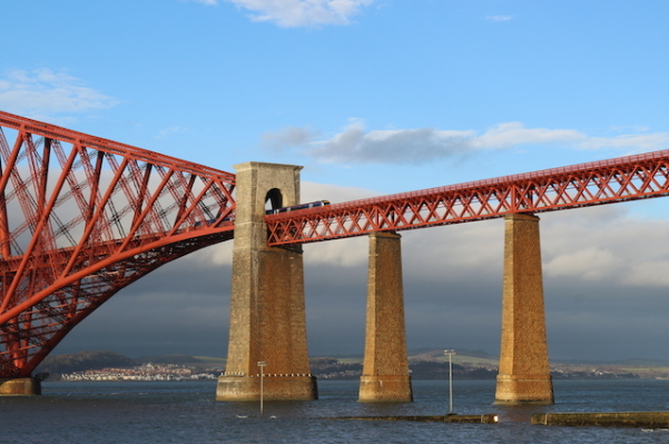 Forth Bridge - passagem do trem