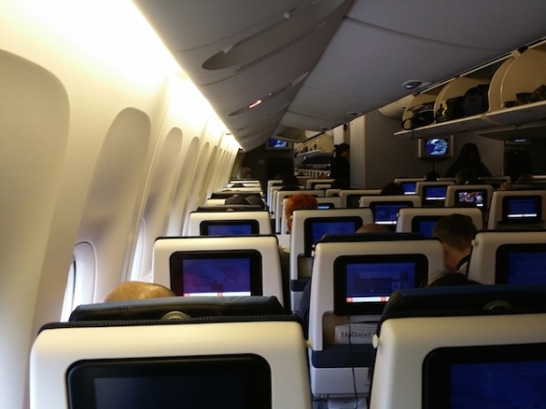 KLM poltrona-janela lado esquerdo