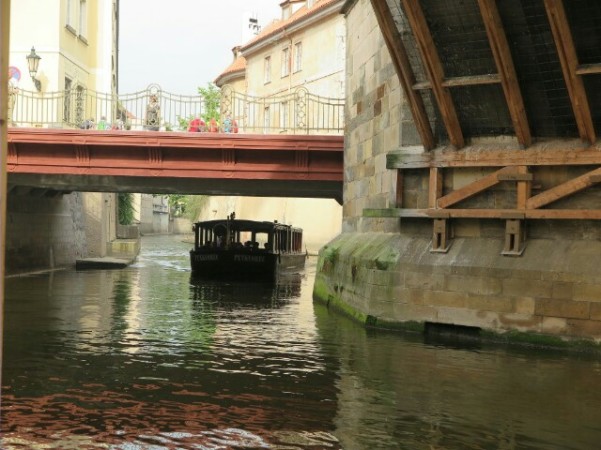 Cais - Partida barco - Praga