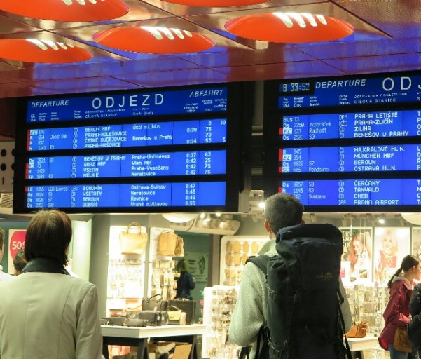 Estação de trem  - Praha Hlavní Nádraží 